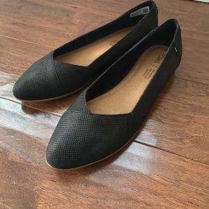Toms Jutti black pointed toe flats 9